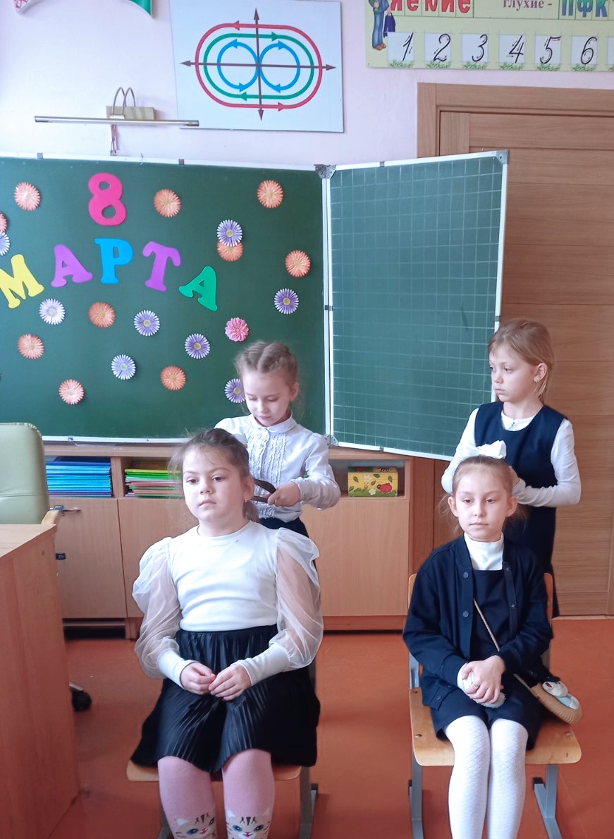 3 подружки в классе Комплект для девочки 3-5 лет с принтом , дышащий трикотаж, класс А: 52 000 сум - Одежда для девочек Самарканд на Olx